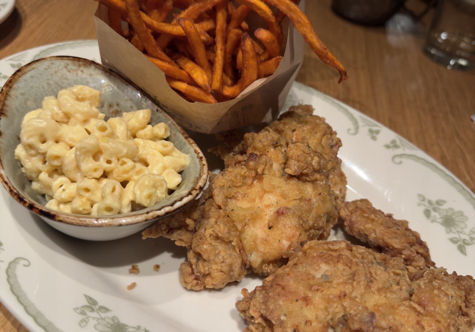 Fried chicken, mac&cheese and sweet potato fries. Meat and 2 fixin's main plate at Mason Jar restaurant